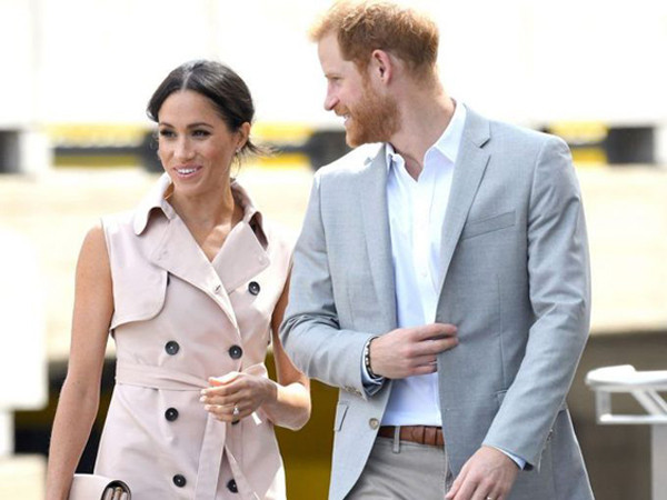 Nguyên nhân công nương Meghan liên tục mặc trang phục màu hồng nhạt