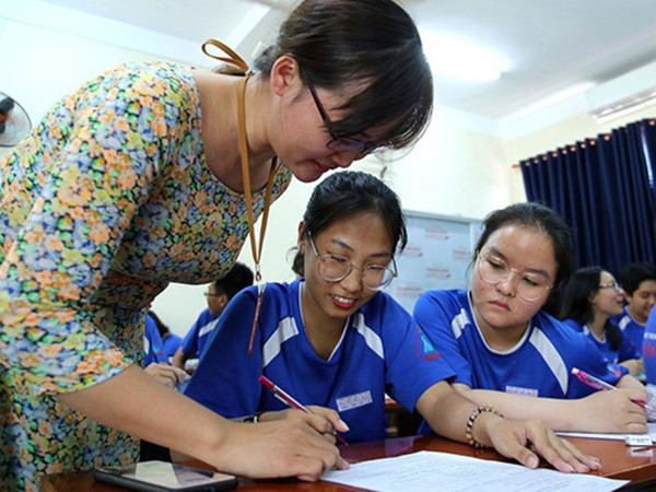 Ngày 3/4, bắt đầu hướng dẫn học sinh điền hồ sơ đăng ký dự thi