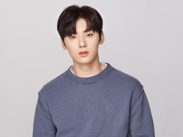 Minhyun vừa về với NU’EST, đã có rắc rối xảy ra với fandom riêng của anh chàng