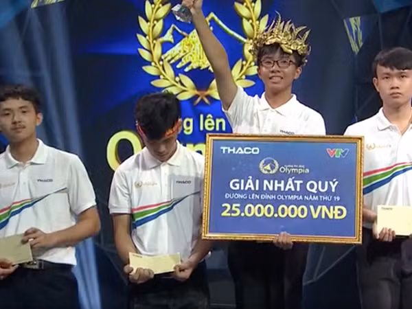 Nam sinh Cần Thơ giữ 2 kỷ lục Olympia giành vé vào chơi Chung kết năm