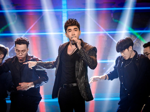 Chi Dân ngẫu hứng song ca với "anh hai" Lam Trường bản hit thanh xuân của nhiều người