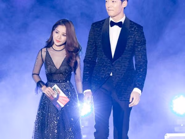 Chi Pu đã nói gì trên thảm đỏ lễ trao giải Webtv Asia Awards 2016?