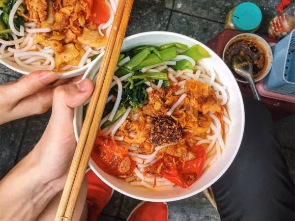 Trưa nay “măm” gì: Ấm bụng với tô canh bún vừa ngon, vừa rẻ từ thời “ông bà anh” 