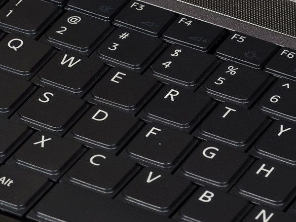 Đố bạn biết vì sao bàn phím máy tính lại được sắp xếp theo kiểu QWERTY?