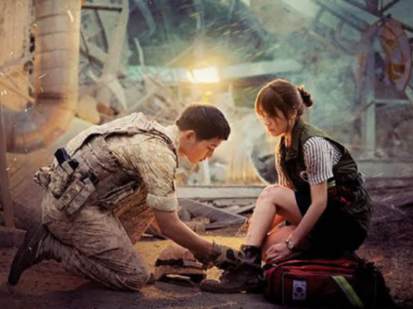 Lại thêm một cảnh kinh điển của Hậu duệ Mặt Trời bị thay đổi trong phiên bản Việt