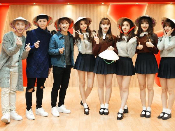 Nhóm nhạc Hàn Quốc GFRIEND hết lời khen ngợi MONSTAR