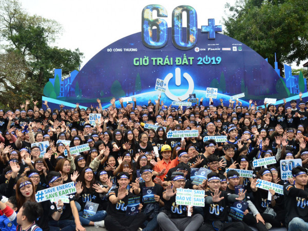 Chơi gì cuối tuần: Ngắm hoa anh đào giữa lòng Hà Nội, làm một việc nhỏ giúp Trái Đất đổi thay
