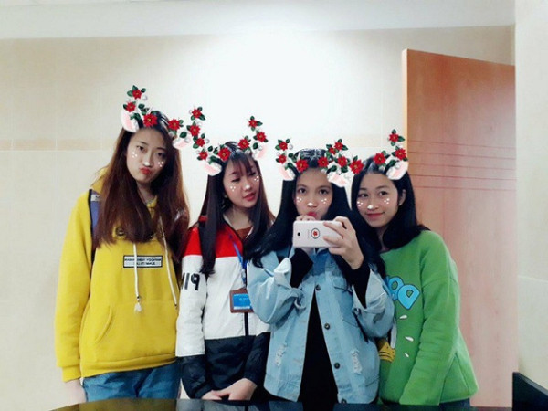 Clip nữ sinh ĐH Kinh tế quốc dân biến bài thể dục thành điệu múa nhịp nhàng