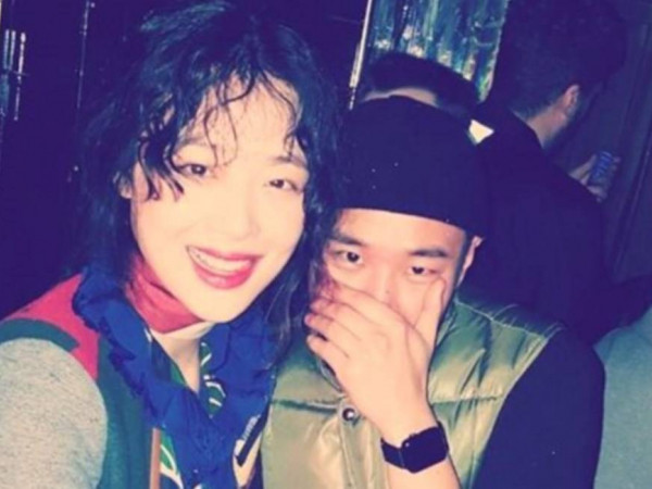 Bạn có tò mò muốn biết bạn trai mới của Sulli "hoành tráng" cỡ nào không?