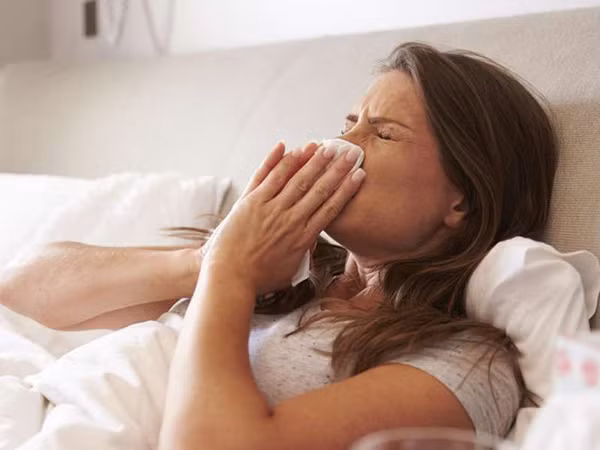 Giải mã những hiểu lầm phổ biến về cảm lạnh và cúm