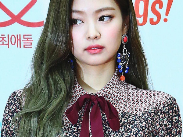 Jennie (BLACKPINK) xin lỗi fan vì không thể trả lời về kế hoạch comeback của nhóm