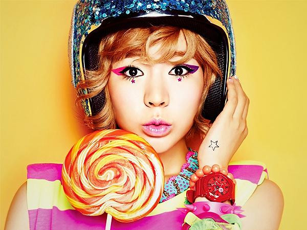 Làm thế nào để biết nhân vật trong phim mặc đồ hãng nào?