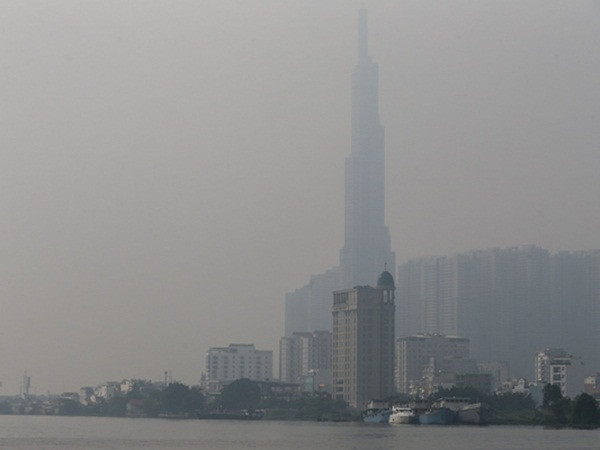 Ô nhiễm không khí mức nguy hại, trẻ em có được nghỉ học?