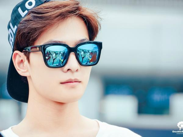 "Nam thần" Dương Dương khiến fan mém "đứng tim" khi tiết lộ đã thoát kiếp "F.A"