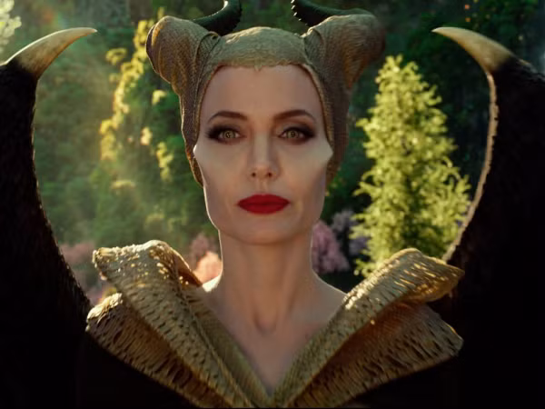 Trailer “Mulan” chưa kịp hạ nhiệt, Disney lại gây trầm trồ với “Maleficent: Mistress of Evil”