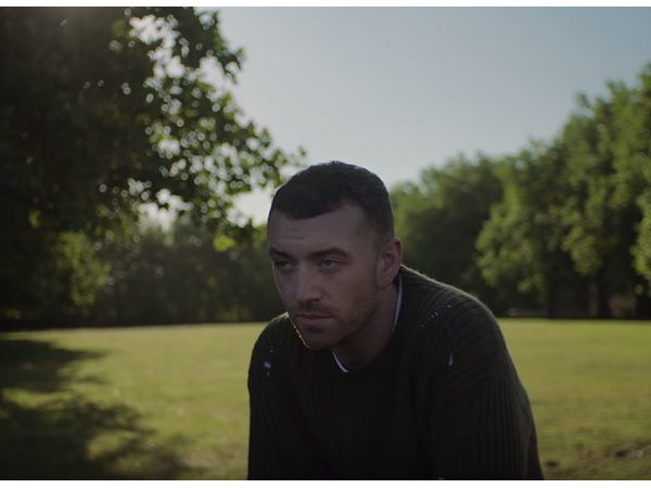 Sam Smith tung MV “Too Good At Goodbyes” buồn hơn phim tình cảm