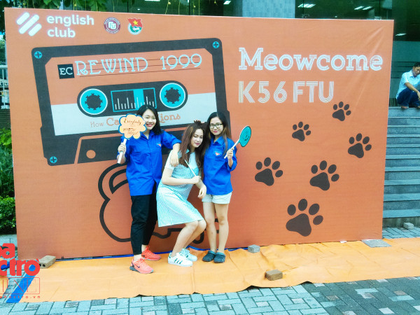 Tour vòng quanh trường học dành riêng cho tân binh Đại học Ngoại thương (Hà Nội)