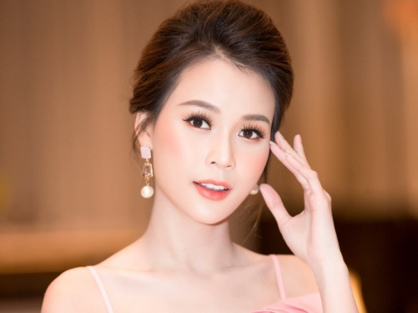 Ngô Kiến Huy cùng Jun Phạm, Diệu Nhi hài hước chúc mừng sinh nhật "em gái ruột" Sam