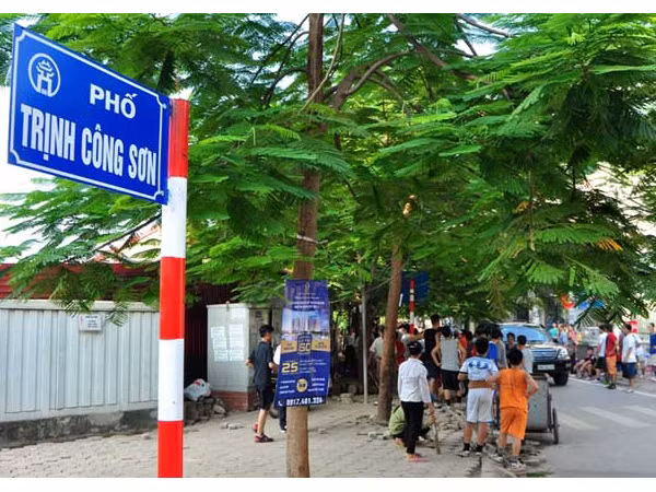 Hà Nội: Chưa kịp mở cửa, phố đi bộ Trịnh Công Sơn đã gặp phải lùm xùm không mong muốn