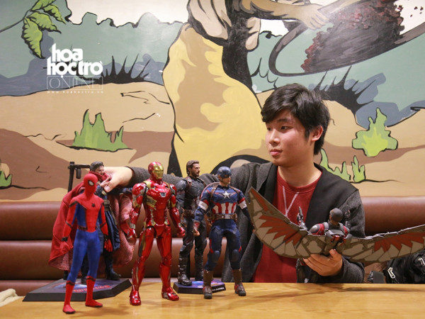 Ấn tượng với bộ sưu tập mô hình siêu anh hùng của cậu bạn “mãi không lớn”	