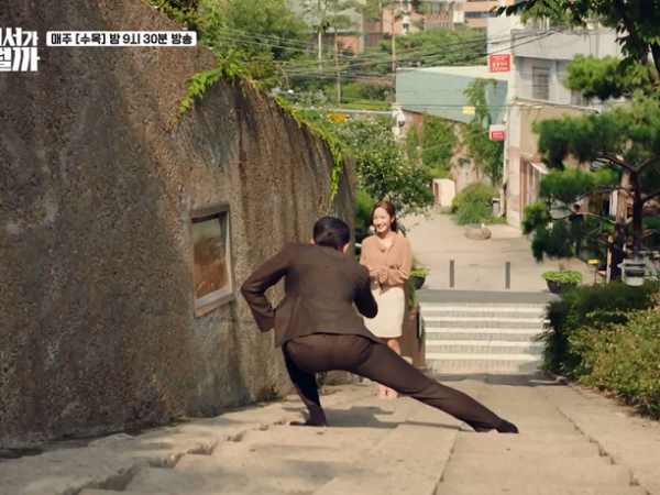 "Thư ký Kim": Phó chủ tịch Lee tạo tư thế hài hước để chụp ảnh "sống ảo" cho người yêu