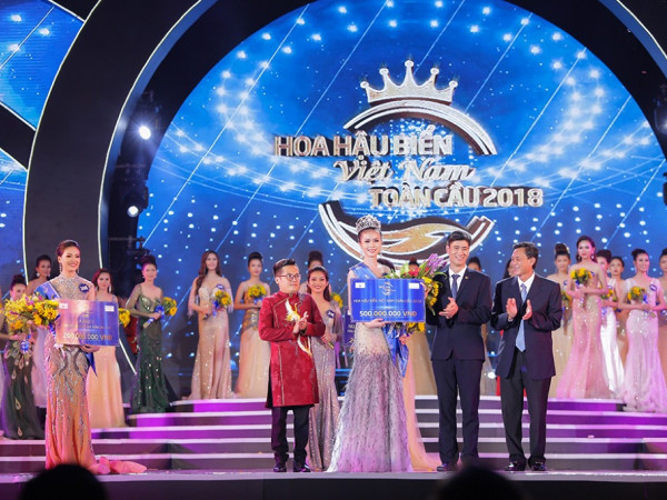 Người đẹp Nguyễn Thị Kim Ngọc đăng quang "Hoa hậu Biển Việt Nam toàn cầu 2018"