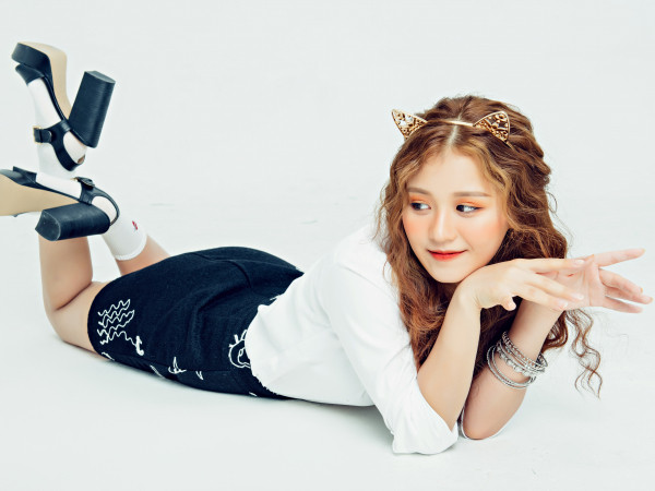 Hậu "The Voice", cô bạn người Hàn Han Sara hé lộ teaser cho sản phẩm "chào sân" V-Pop