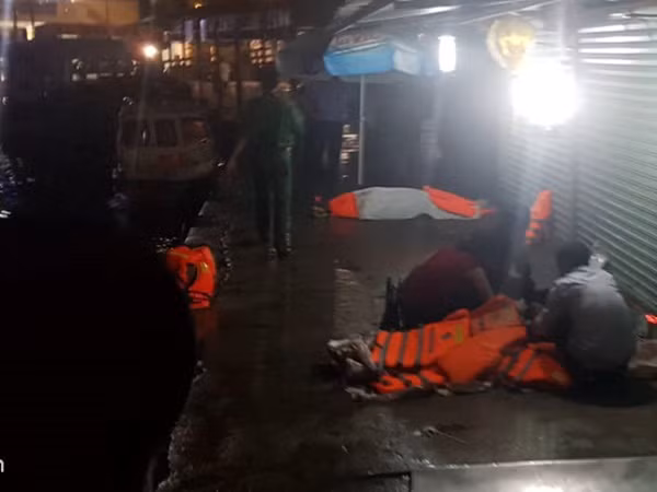 Chìm cano chở khách trên vịnh Nha Trang, ít nhất 2 người chết