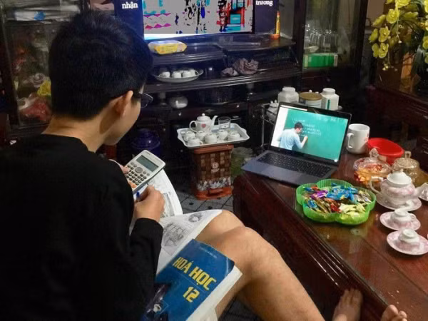 Các teen truyền tai nhau cách nhận lì xì: Khi nào khách đến chơi nhà thì cứ làm ngay việc này!