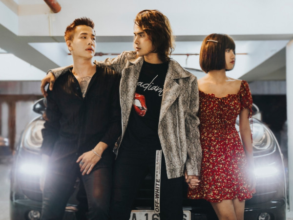 "Là bạn không thể yêu" của Lou Hoàng đạt triệu view, chiếm giữ Top 1 Trending Youtube