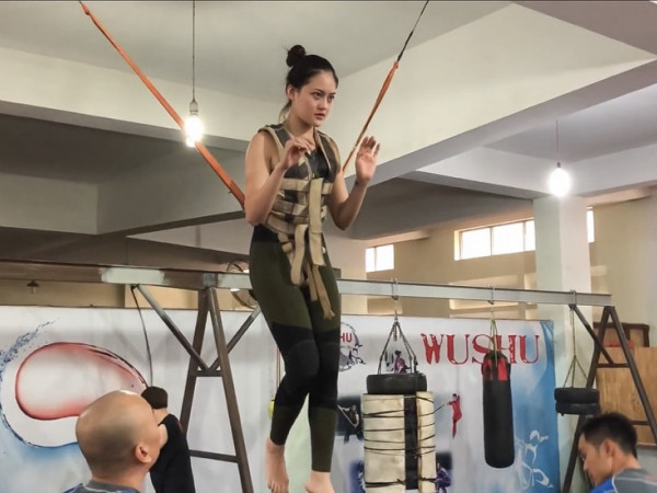 Thùy Anh phấn khích khi được học võ để đóng cảnh hành động trong phim "Người lạ ơi"