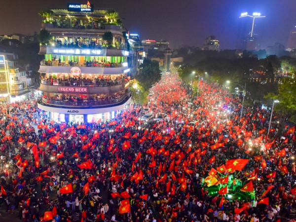 Chúng ta là CĐV, việc của chúng ta là cổ động, hãy nhuộm đỏ Việt Nam vào ngày 15/12 này!