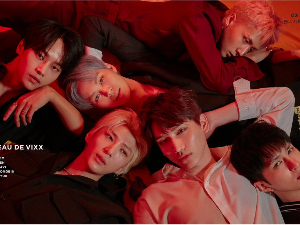 Hồi hộp mở nắp “lọ nước hoa” đặc biệt của các chàng trai VIXX