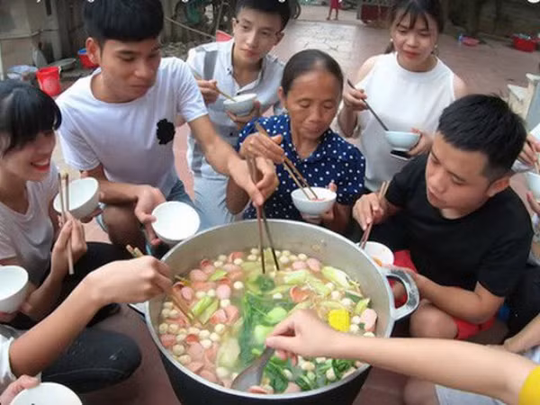 Có hàng chục video lẩu siêu to, khổng lồ nhưng Bà Tân chưa từng nấu món này đúng cách