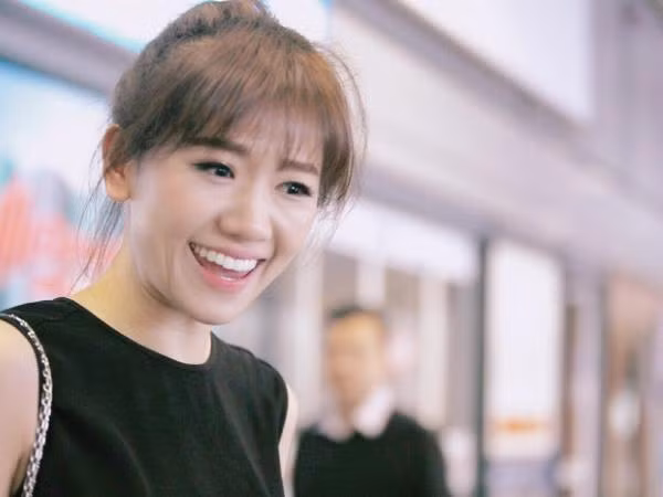 Hari Won xinh đẹp, khéo léo trổ tài làm kim chi với nghệ nhân Hàn Quốc