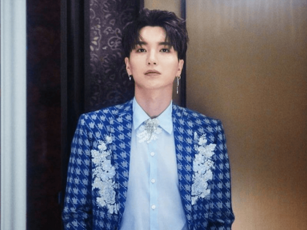 Leeteuk (Super Junior) "dở khóc dở cười" vì sự cố "nhầm nhọt" trên Instagram