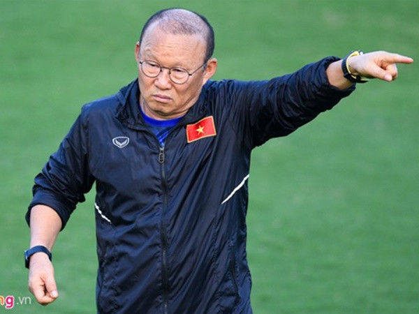 HLV Park cấm phóng viên Thái Lan tác nghiệp ở buổi tập của Việt Nam