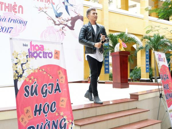 Bất ngờ lì xì của Will tặng teen trường Trưng Vương ngày đầu năm