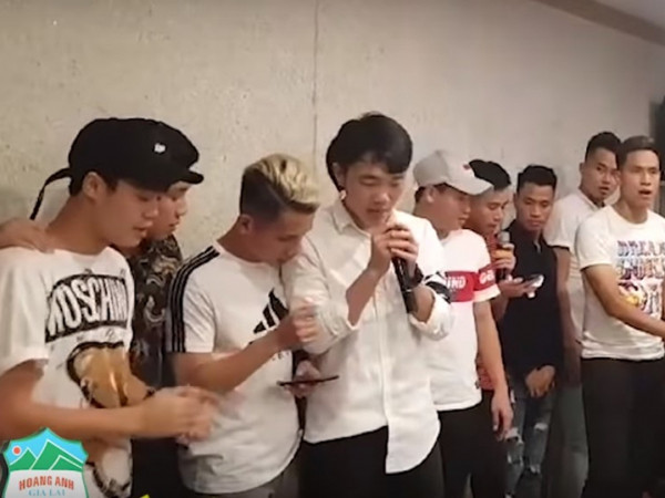 Sky "sướng rơn" khi nghe Xuân Trường và đồng đội cover hit của Sơn Tùng M-TP