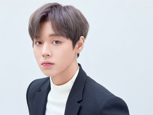 Park Ji Hoon định ngày debut solo, xác nhận tham gia "cuộc đua tháng 3"