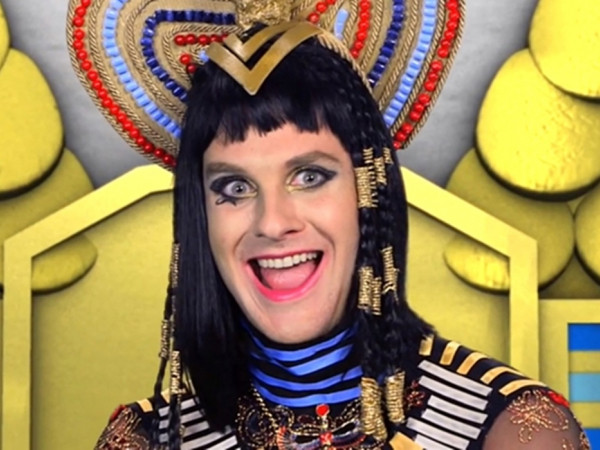 “Ông hoàng Parody” Bart Baker khiến gần 10 triệu fan sửng sốt khi "từ bỏ ngai vàng"