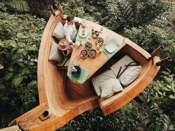 Chẳng mặn mà showbiz, "Hoàng tử sơn ca" Quang Vinh đi khắp nơi, ăn toàn món lạ đời