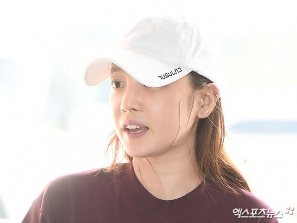 Sau vụ ẩu đả với bạn trai, Goo Hara lần đầu lộ diện với chi chít vết thương
