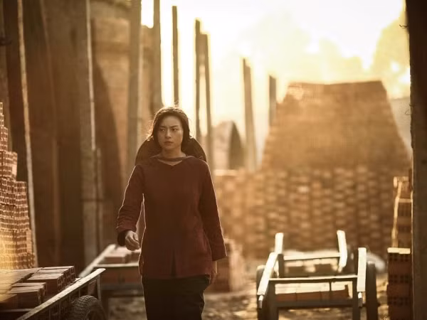 Thu 135 tỷ đồng tiền bán vé, "Hai Phượng" lọt "Top 3 phim Việt có doanh thu cao nhất lịch sử"