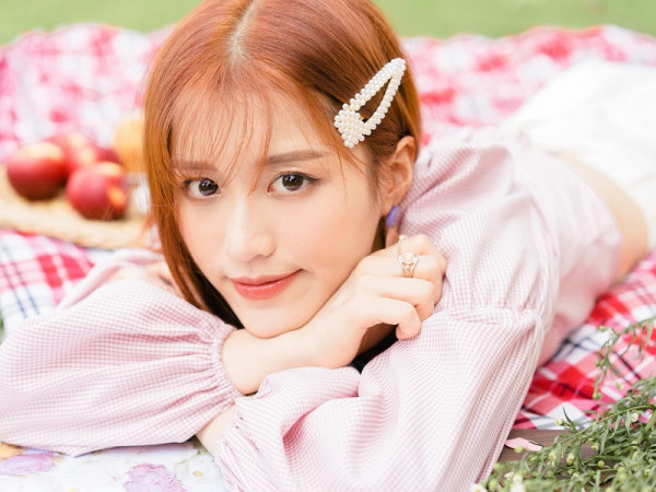 Đọc vị cô nàng ngọt ngào Han Sara chỉ qua những ứng dụng cài trong điện thoại