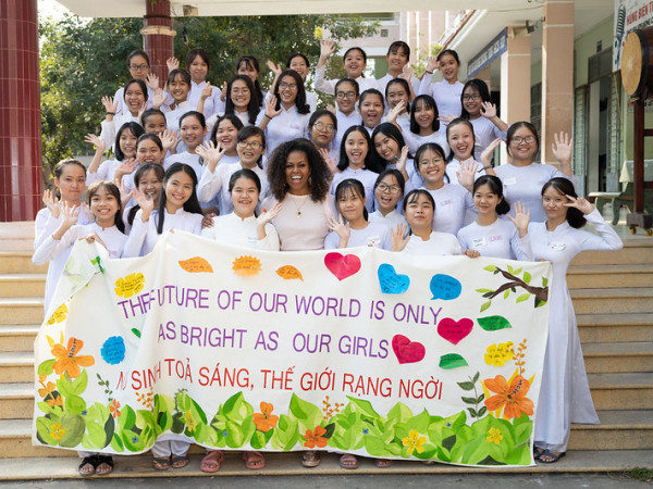 Bà Michelle Obama đến Long An để thảo luận về vấn đề giáo dục cho trẻ em gái