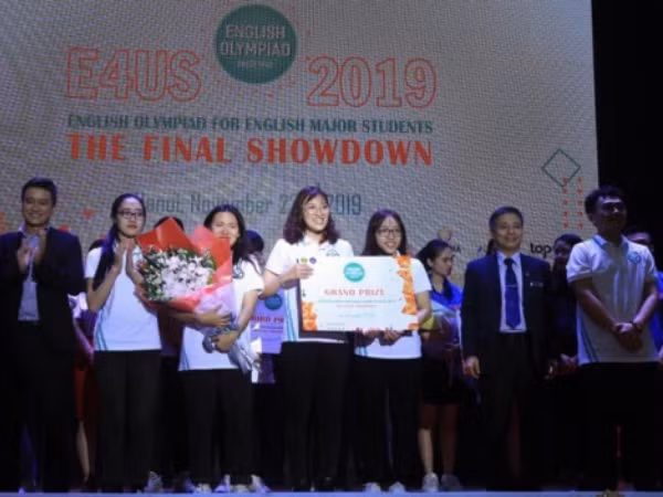 Sinh viên ĐH Tài nguyên và Môi trường giành giải đặc biệt Chung kết Olympic tiếng Anh toàn quốc