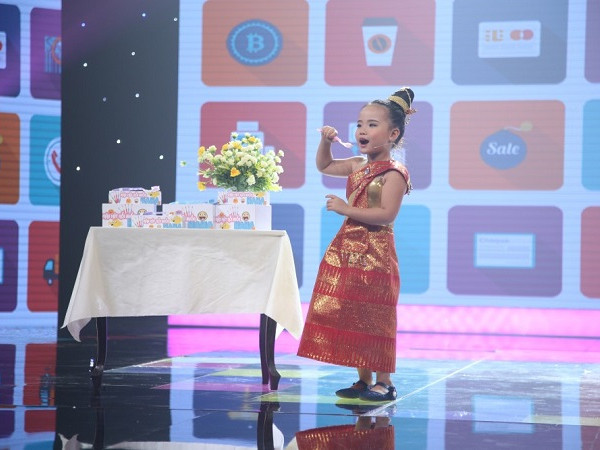 Giám khảo Cẩm Ly “phát cuồng” với cô bé 5 tuổi làm MC bán hàng trực tuyến “cực dẻo miệng”