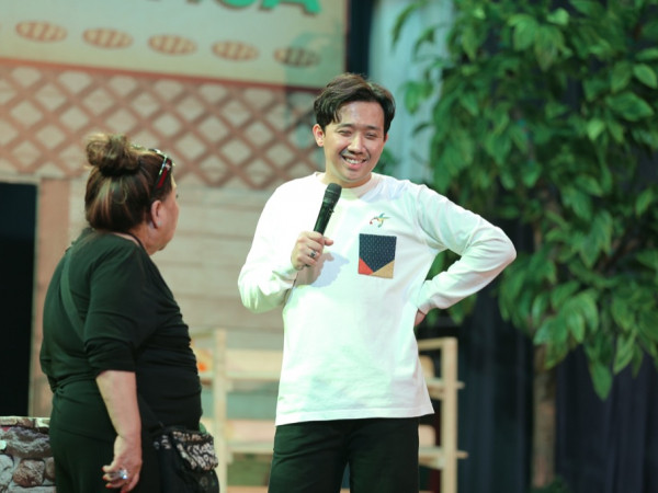 Trấn Thành thử sức ở vai trò đạo diễn trong vở kịch Tết "Lò Heo Quay"