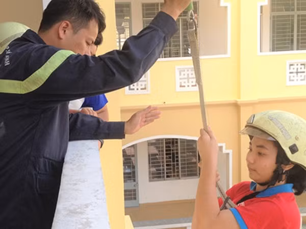 Cho trẻ sống với "rủi ro" để học kỹ năng sinh tồn